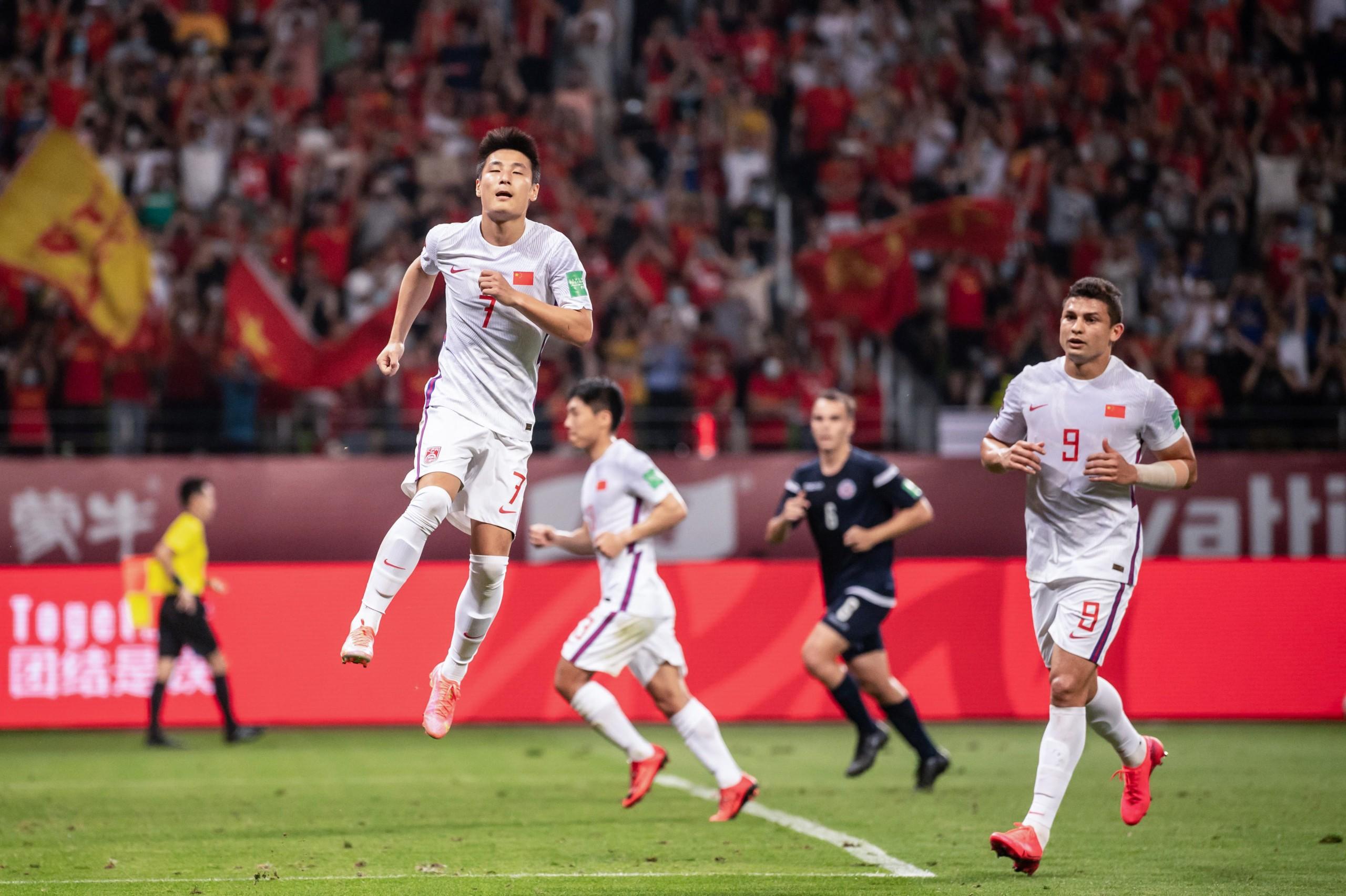 وانا في الطريق إليكرحلة المشاعر والأمل